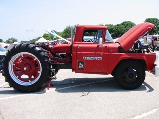 trucktor.jpg